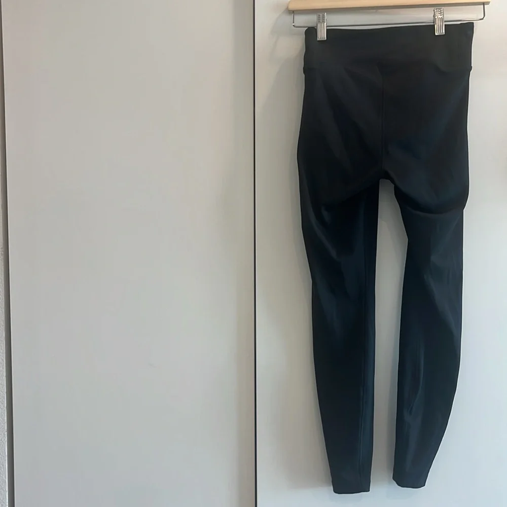 Like New Nike High-Waisted Black Tights - Picture 5 of 5